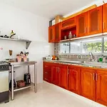 Habitacion Privada Cerca Al Centro Historico Y Getsemani-La Luna Guest House